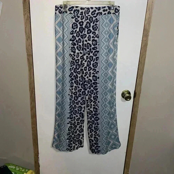 Crazy Train | Western Aztec Print Flared Bootcut Soft Legging Pants Size Large - Picture 2 of 3